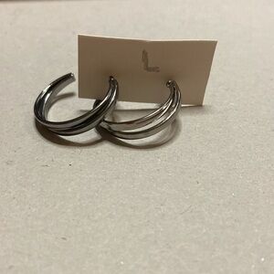 *BOGO FREE* Dual looking silver hoop earrings